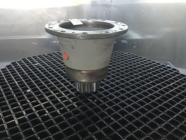 Liebherr Output Shaft Housing - Cubo: foto 2 Liebherr Output Shaft Housing - Cubo: foto 2