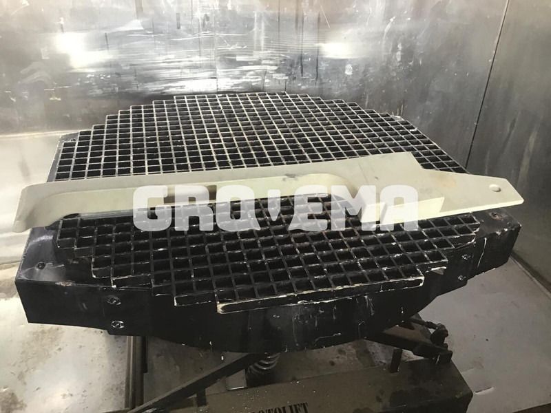 Liebherr R914STD / R914HDSL / R914B / R914 EW / R904 / R924 B / R934 / R934B / R954B / R964B / R974B / R974 - Tubo de admisión de aire: foto 3 Liebherr R914STD / R914HDSL / R914B / R914 EW / R904 / R924 B / R934 / R934B / R954B / R964B / R974B / R974 - Tubo de admisión de aire: foto 3