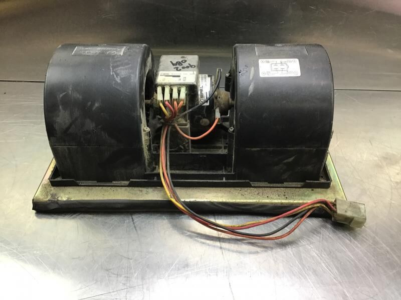 Liebherr R946 LC / R946 NLC / R956 / R976 / R926 LC / R920 / R920 LC - Ventilador de habitáculo: foto 3 Liebherr R946 LC / R946 NLC / R956 / R976 / R926 LC / R920 / R920 LC - Ventilador de habitáculo: foto 3