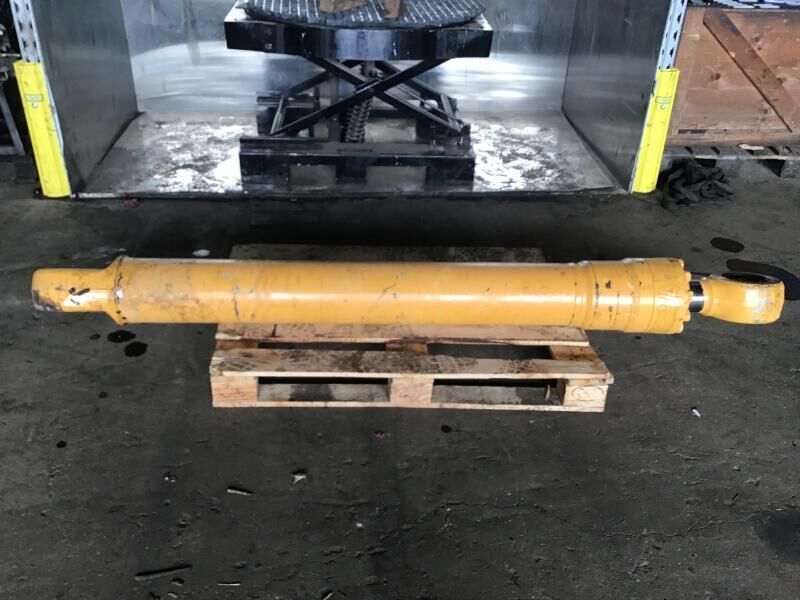 Liebherr R974B / R974C / R974 - Cilindro hidráulico: foto 1 Liebherr R974B / R974C / R974 - Cilindro hidráulico: foto 1