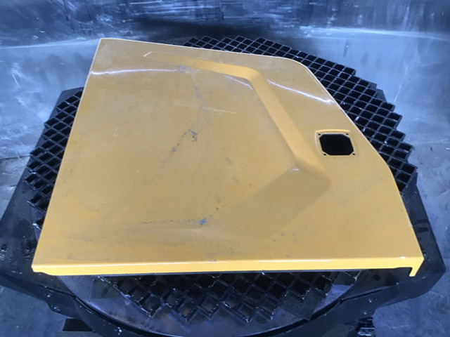 Liebherr Side Door Right Front - Puerta y piezas: foto 3 Liebherr Side Door Right Front - Puerta y piezas: foto 3