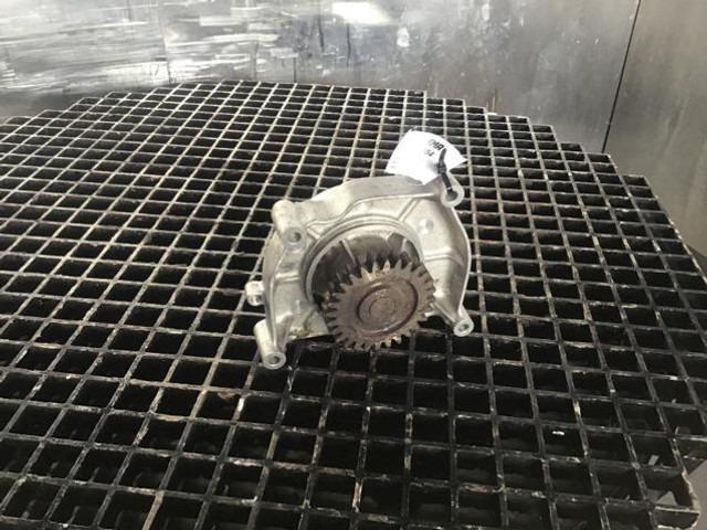 Liebherr Waterpump - Bomba de refrigerante: foto 2 Liebherr Waterpump - Bomba de refrigerante: foto 2
