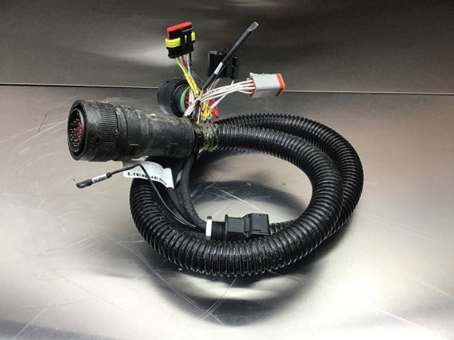 Liebherr Wire Harness - Cables/ Alambres: foto 1 Liebherr Wire Harness - Cables/ Alambres: foto 1