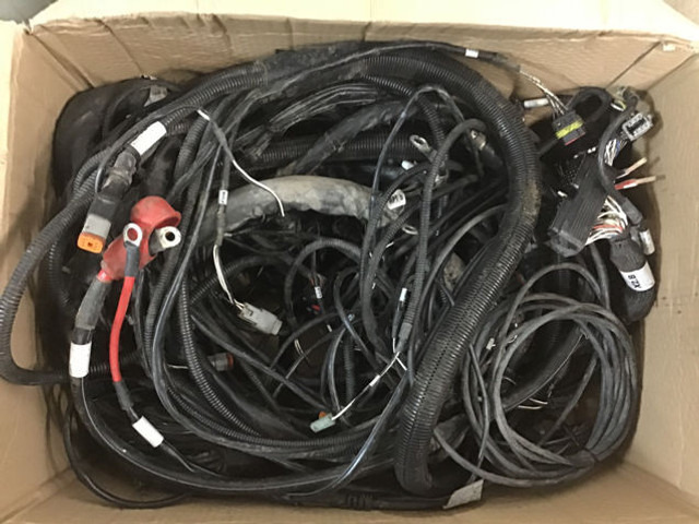 Liebherr Wire Harness - Cables/ Alambres: foto 2 Liebherr Wire Harness - Cables/ Alambres: foto 2