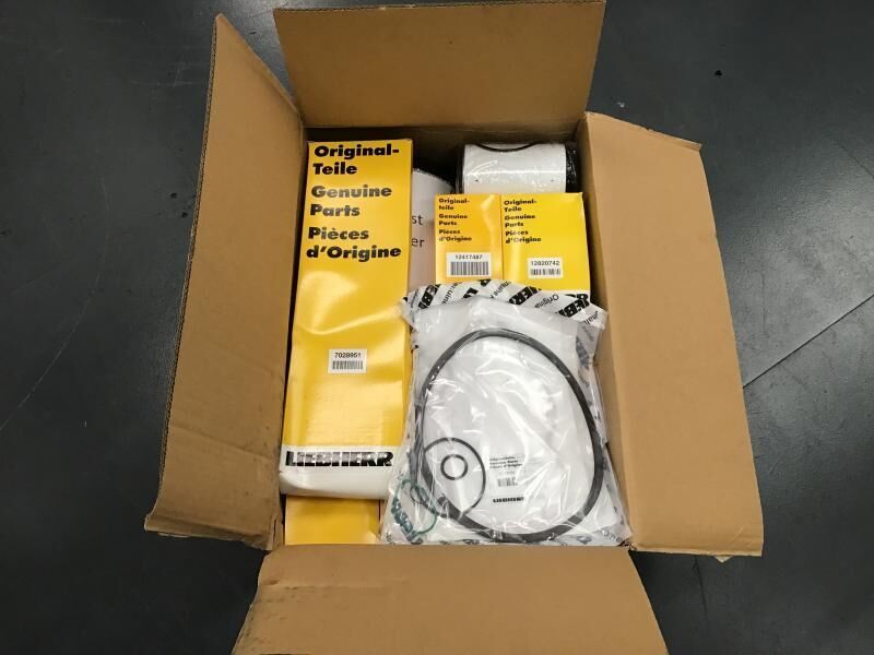 Liebherr Service Kit 2000 hours R906/R916/R926 - Recambio: foto 2 Liebherr Service Kit 2000 hours R906/R916/R926 - Recambio: foto 2