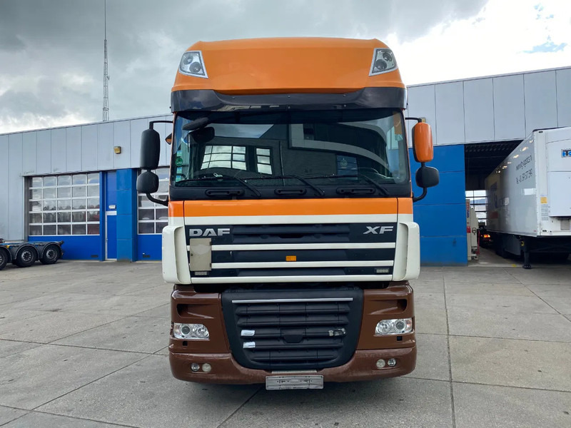 DAF XF 105.460 SSC / 2x Tank / Euro 5 / ADR / BE-Truck / Full Spoilers - Cabeza tractora: foto 2 DAF XF 105.460 SSC / 2x Tank / Euro 5 / ADR / BE-Truck / Full Spoilers - Cabeza tractora: foto 2