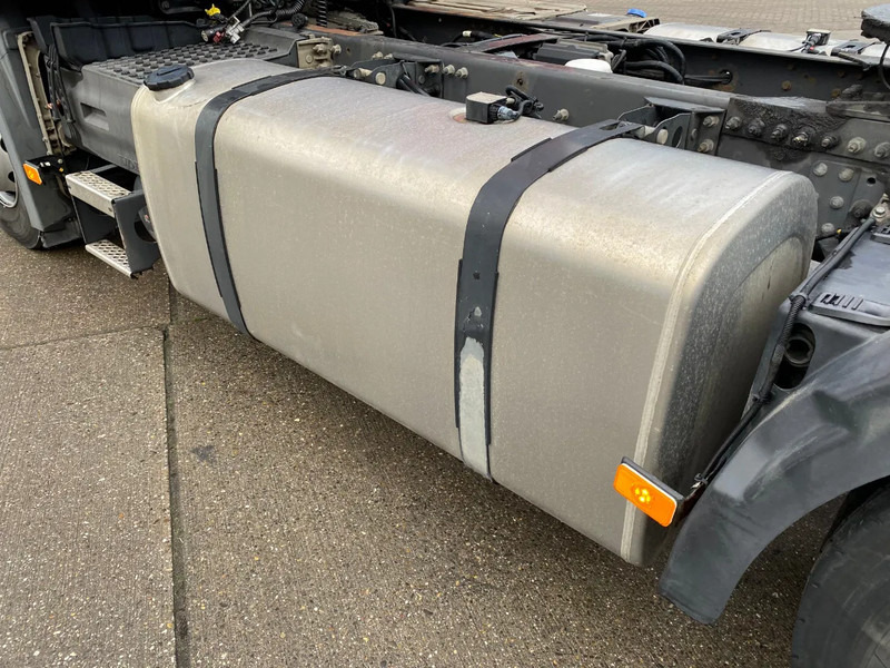 Cabeza tractora Volvo FH 13.420 / Globetrotter / 2x Tank / Euro 6: foto 11 Cabeza tractora Volvo FH 13.420 / Globetrotter / 2x Tank / Euro 6: foto 11