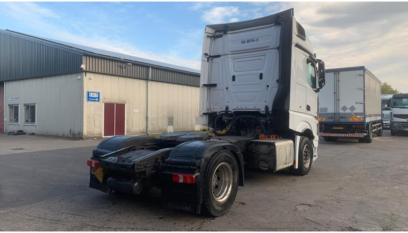 Mercedes-Benz Actros 1842 Dakspoiler + Koelkast - Cabeza tractora: foto 4 Mercedes-Benz Actros 1842 Dakspoiler + Koelkast - Cabeza tractora: foto 4