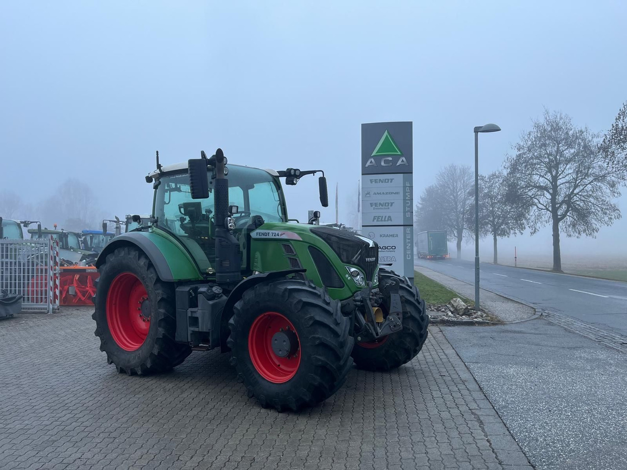 Fendt 724 Vario - Tractor: foto 1 Fendt 724 Vario - Tractor: foto 1