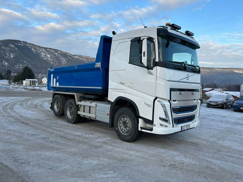 Volvo FH 540 6X4 + MAUR trippelkjerre - Camión volquete: foto 4 Volvo FH 540 6X4 + MAUR trippelkjerre - Camión volquete: foto 4