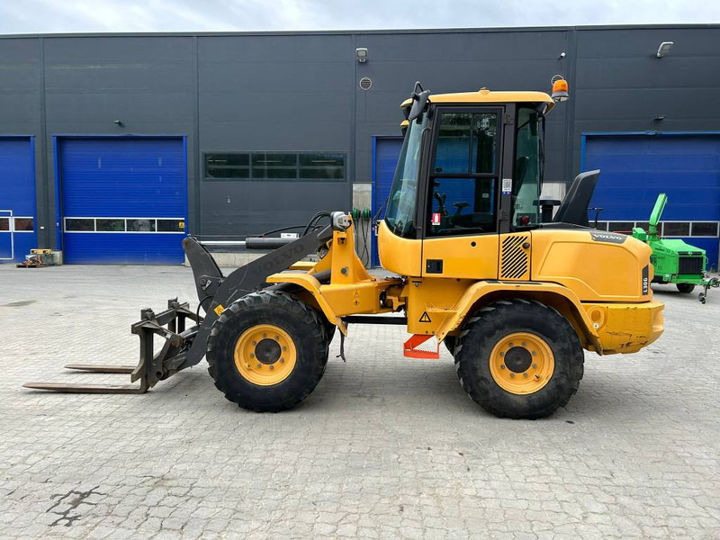 Volvo L 30 G - Cargadora de ruedas: foto 2 Volvo L 30 G - Cargadora de ruedas: foto 2