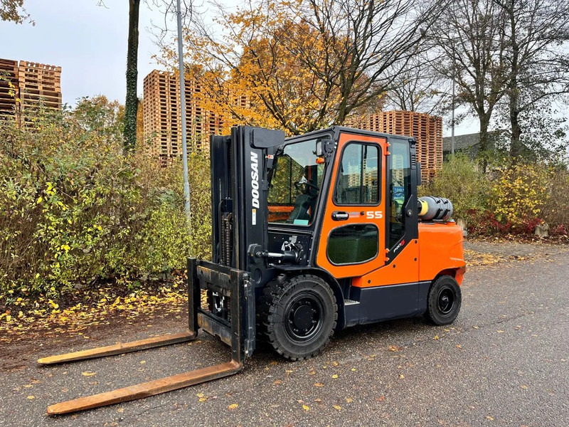 Doosan G55C-5   1593 HOURS - Carretilla elevadora de gas: foto 4 Doosan G55C-5   1593 HOURS - Carretilla elevadora de gas: foto 4