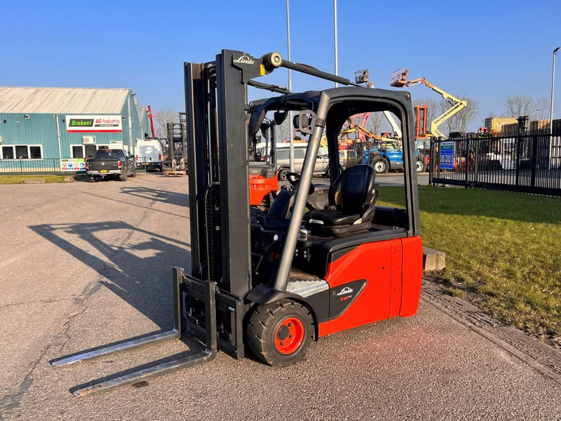 Linde E18L-02 - Carretilla elevadora eléctrica: foto 3 Linde E18L-02 - Carretilla elevadora eléctrica: foto 3