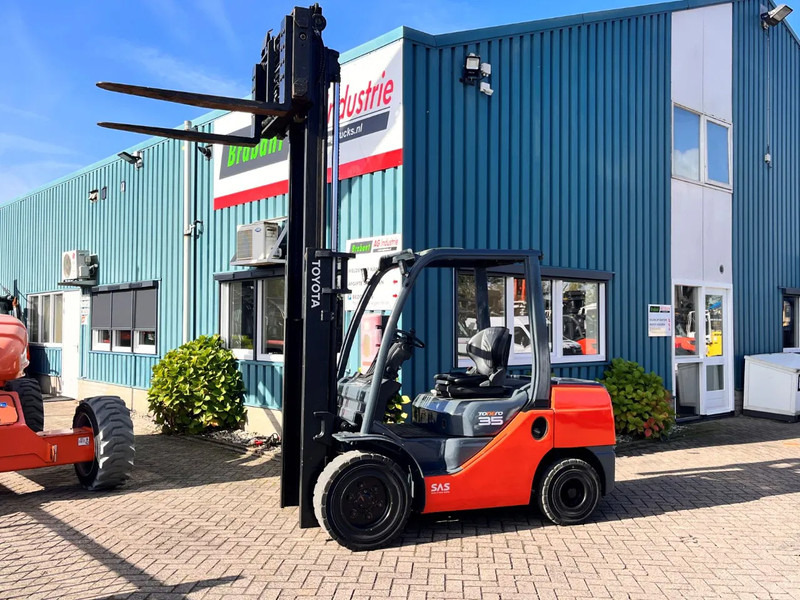 Toyota 52-8FDJF35 - Carretilla elevadora diésel: foto 3 Toyota 52-8FDJF35 - Carretilla elevadora diésel: foto 3