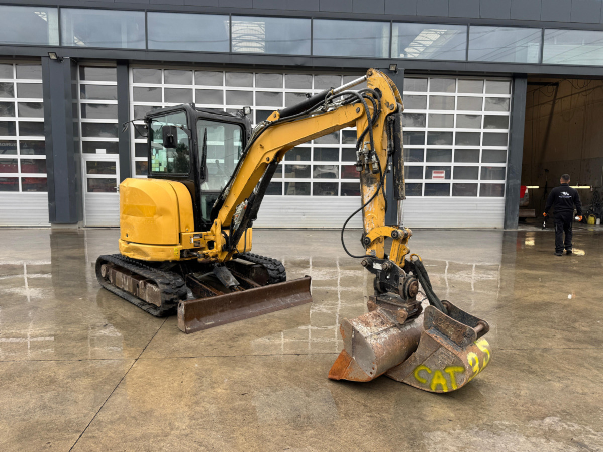 CATERPILLAR 303.5 E Powertilt - Excavadora de cadenas: foto 2 CATERPILLAR 303.5 E Powertilt - Excavadora de cadenas: foto 2
