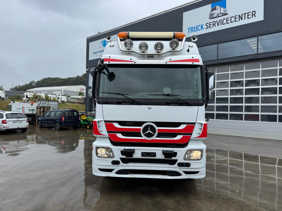 MERCEDES Actros 2044 4x4 - Cabeza tractora: foto 2 MERCEDES Actros 2044 4x4 - Cabeza tractora: foto 2