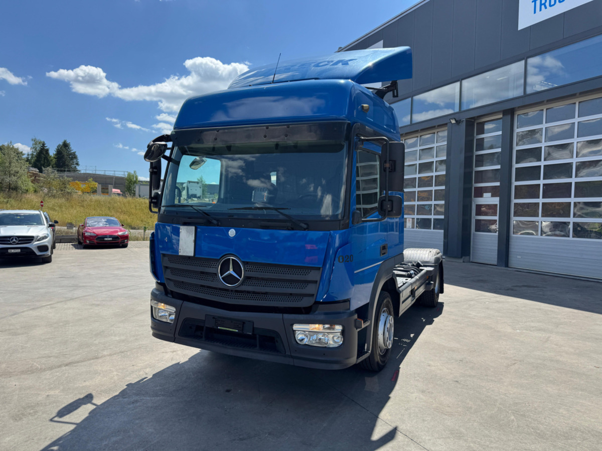 MERCEDES Atego 1330 4x2 - Cabeza tractora: foto 1 MERCEDES Atego 1330 4x2 - Cabeza tractora: foto 1