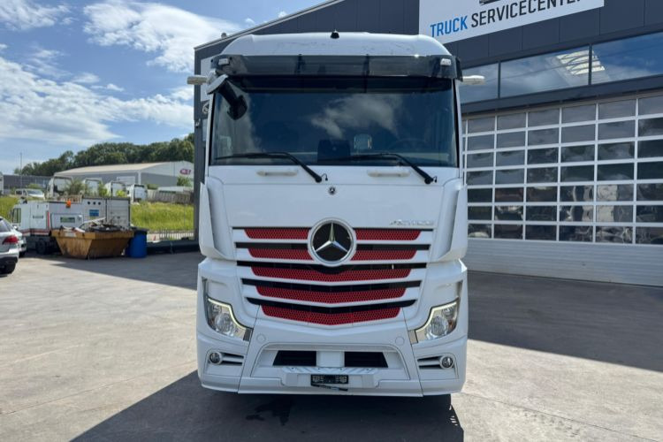 Mercedes-Benz Actros 1851 4x4 Hydraulik - Cabeza tractora: foto 2 Mercedes-Benz Actros 1851 4x4 Hydraulik - Cabeza tractora: foto 2