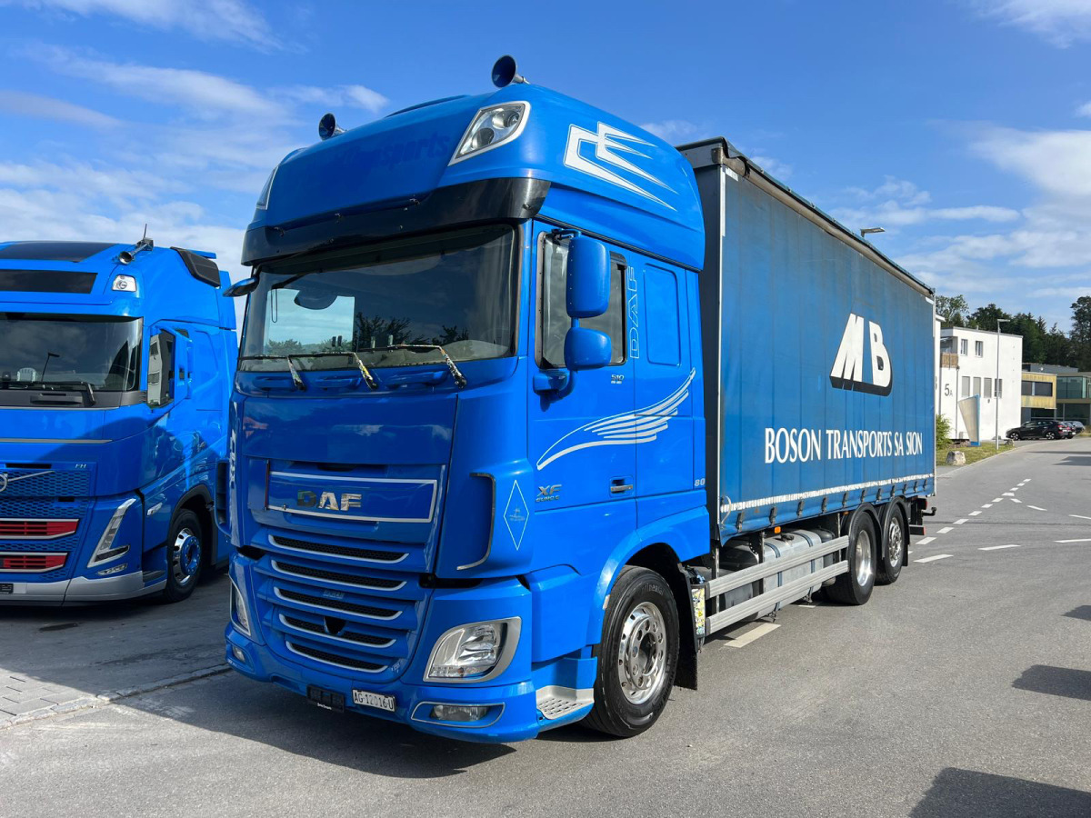 Camión lona DAF XF510 6x2: foto 1