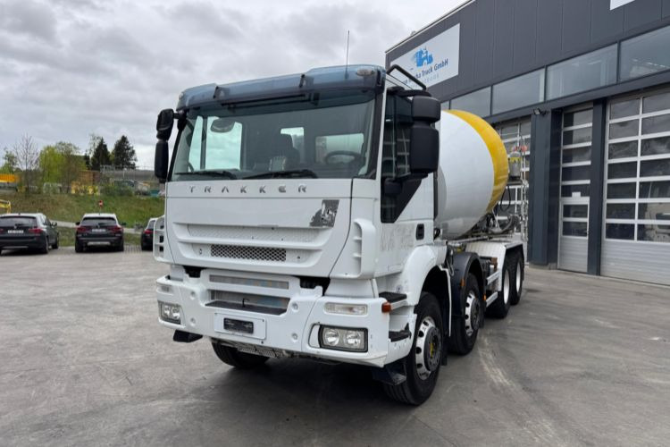 Iveco Trakker 450 8x4 (Liebherr 9m3 2018) - Camión hormigonera: foto 1 Iveco Trakker 450 8x4 (Liebherr 9m3 2018) - Camión hormigonera: foto 1