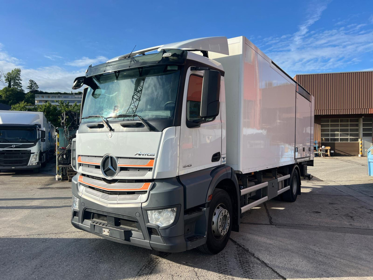 MERCEDES 4x Antos 1843 4x2 Kühler - Camión frigorífico: foto 1 MERCEDES 4x Antos 1843 4x2 Kühler - Camión frigorífico: foto 1