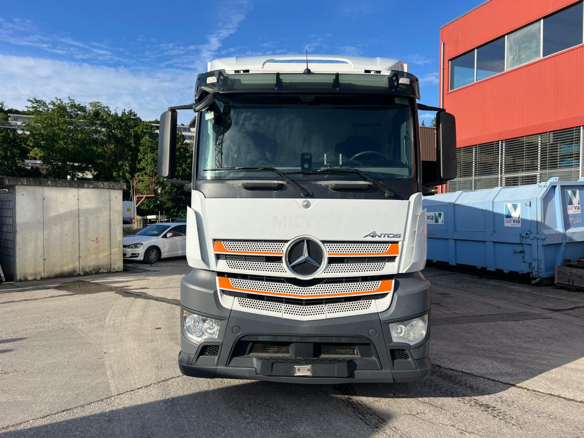 MERCEDES 4x Antos 1843 4x2 Kühler - Camión frigorífico: foto 2 MERCEDES 4x Antos 1843 4x2 Kühler - Camión frigorífico: foto 2
