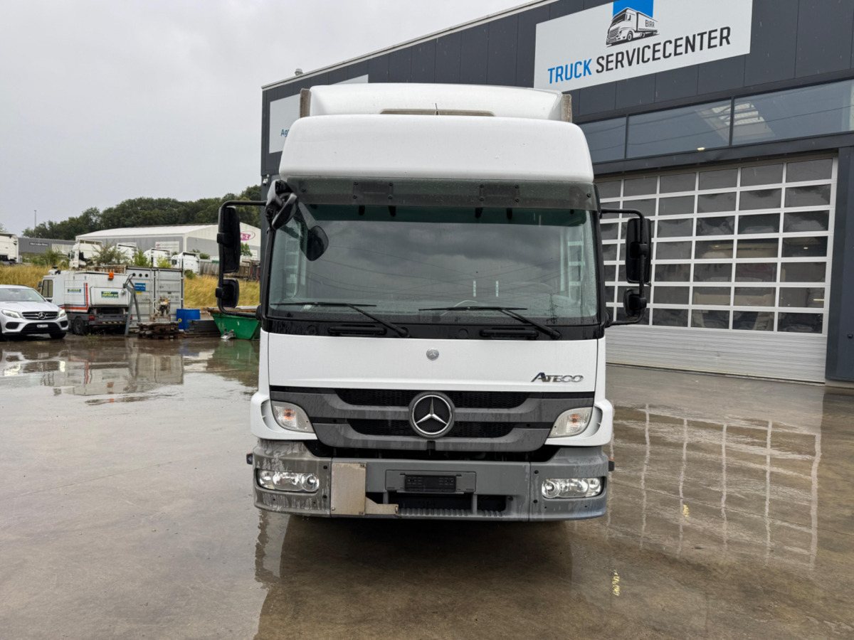 MERCEDES Atego 1529 4x2 - Camión lona: foto 2 MERCEDES Atego 1529 4x2 - Camión lona: foto 2