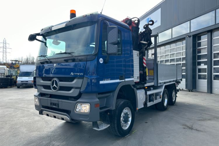Mercedes-Benz Actros 2648 6x4/4 Fassi455 SZM/Pritsche - Camión grúa, Camión caja abierta: foto 1 Mercedes-Benz Actros 2648 6x4/4 Fassi455 SZM/Pritsche - Camión grúa, Camión caja abierta: foto 1