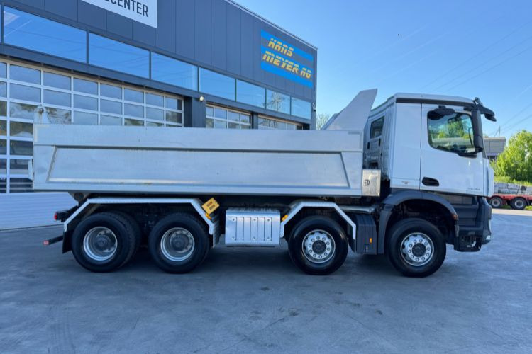 Mercedes-Benz Arocs 3248 8x4 - Camión volquete: foto 5 Mercedes-Benz Arocs 3248 8x4 - Camión volquete: foto 5