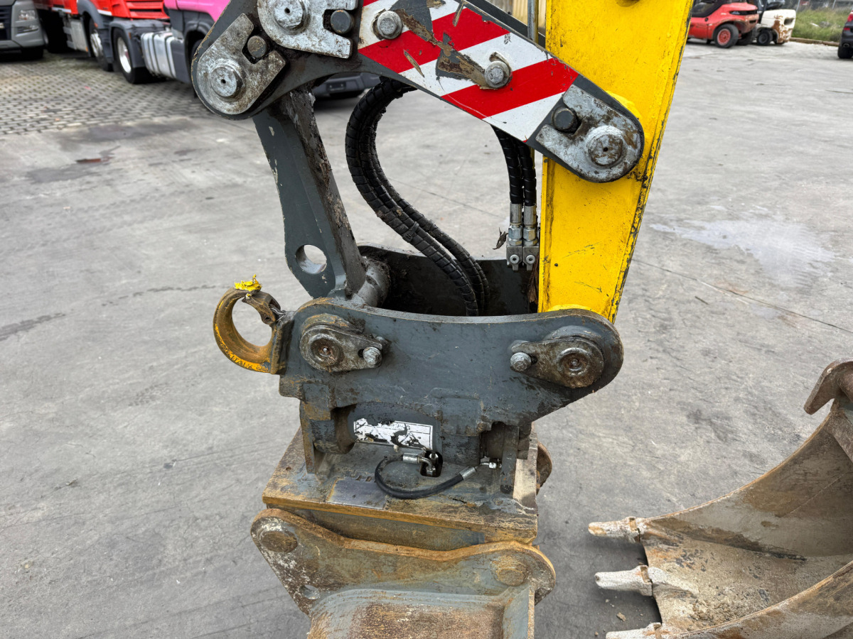 Excavadora de ruedas NEUSON EW65 E14-2 Powertilt 3x Schaufeln: foto 9