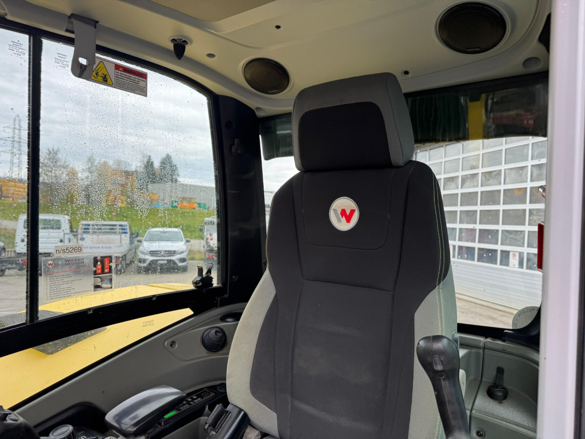 Excavadora de ruedas NEUSON EW65 E14-2 Powertilt 3x Schaufeln: foto 14