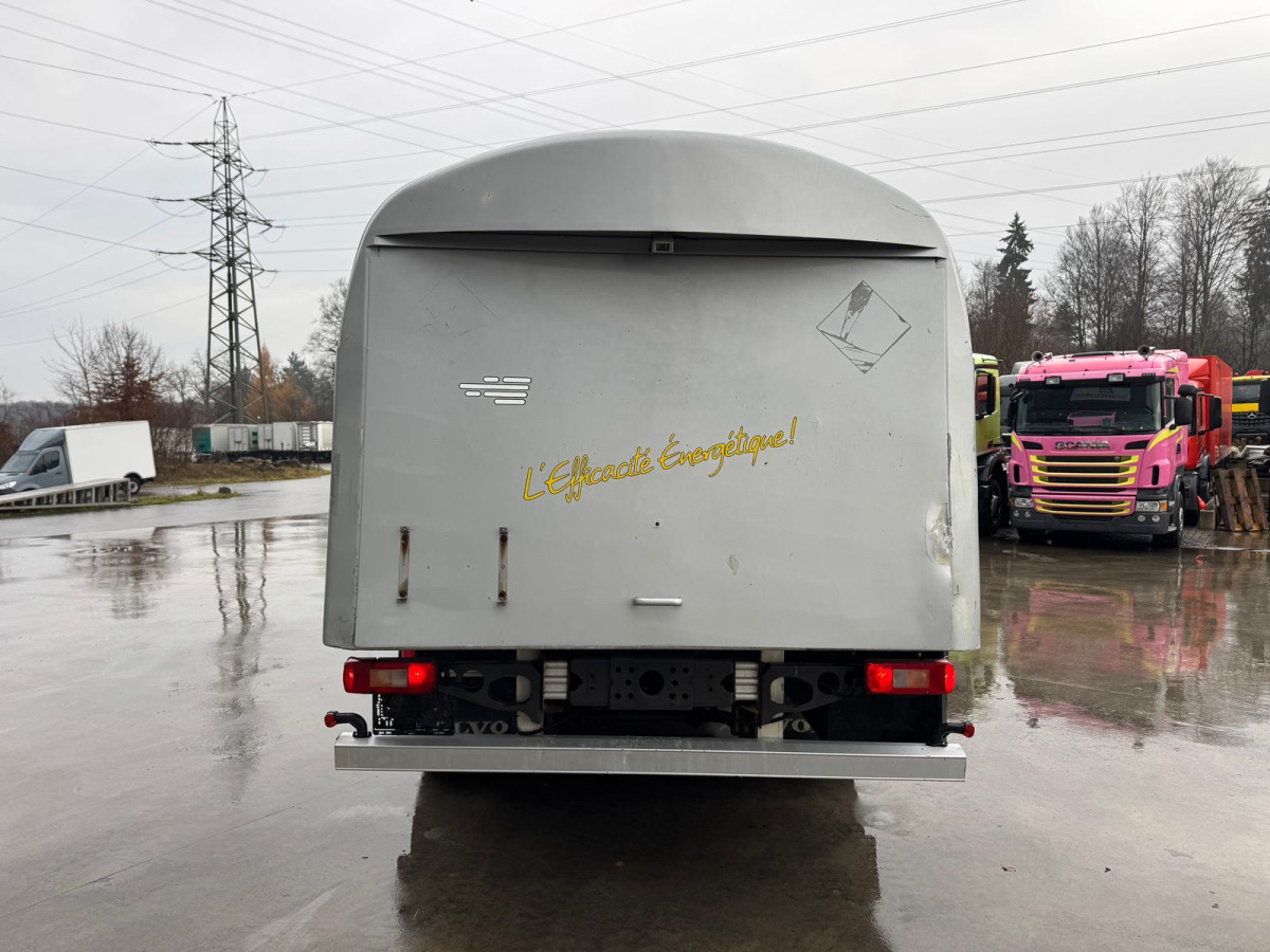 Camión cisterna VOLVO FM-440 4x2 Tankwagen 13'500L: foto 6 Camión cisterna VOLVO FM-440 4x2 Tankwagen 13'500L: foto 6