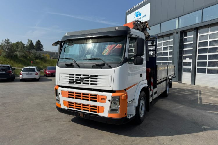 Volvo FM-300 4x2 Palfinger 16502-5 - Camión grúa: foto 2 Volvo FM-300 4x2 Palfinger 16502-5 - Camión grúa: foto 2