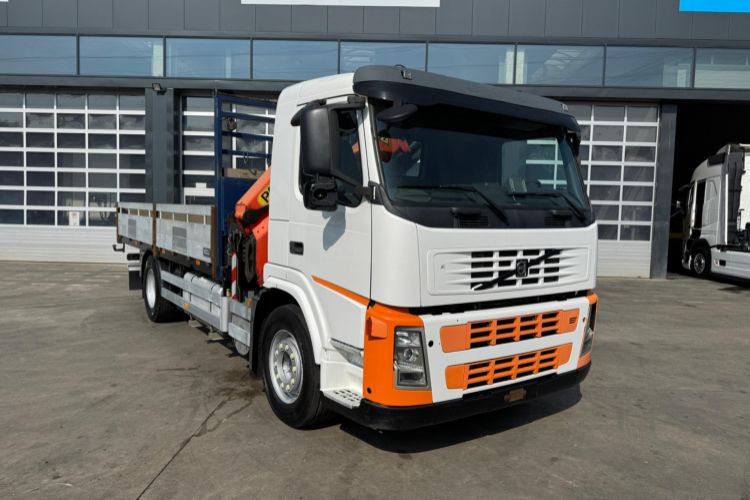 Volvo FM-300 4x2 Palfinger 16502-5 - Camión grúa: foto 4 Volvo FM-300 4x2 Palfinger 16502-5 - Camión grúa: foto 4
