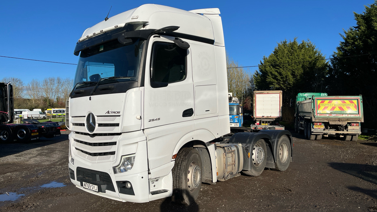 Mercedes-Benz Actros 2545 - Cabeza tractora: foto 2 Mercedes-Benz Actros 2545 - Cabeza tractora: foto 2