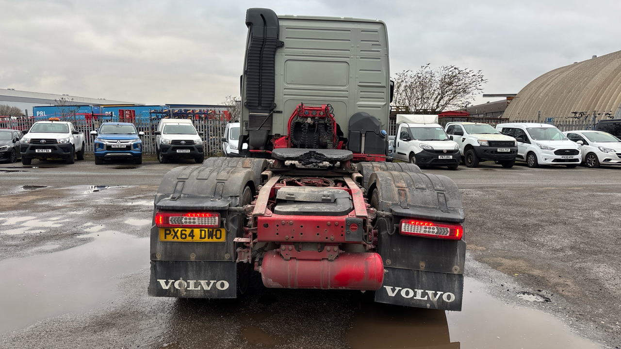 Cabeza tractora VOLVO FM: foto 24