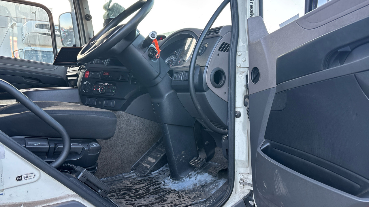 DAF CF 260 - Camión caja cerrada: foto 5 DAF CF 260 - Camión caja cerrada: foto 5