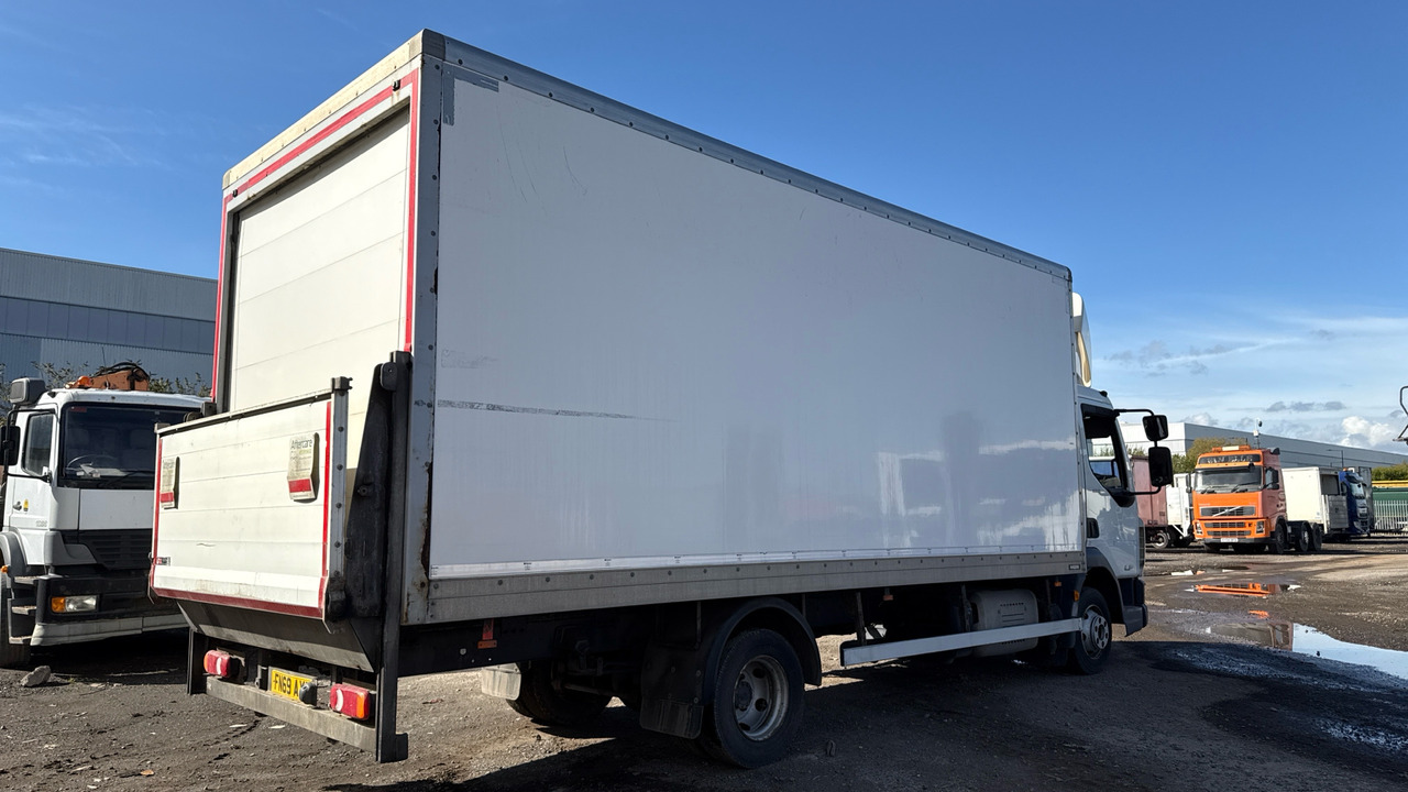 DAF LF 180 - Camión caja cerrada: foto 4 DAF LF 180 - Camión caja cerrada: foto 4