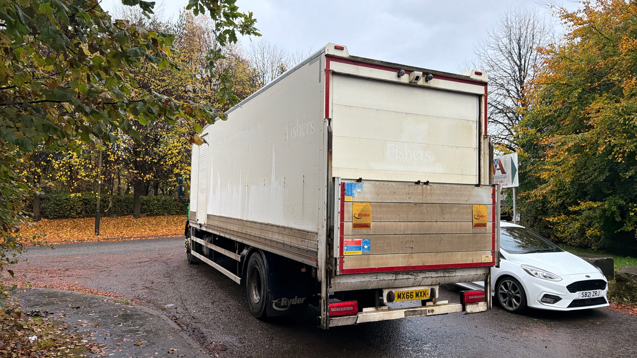 DAF LF 230 - Camión caja cerrada: foto 3 DAF LF 230 - Camión caja cerrada: foto 3