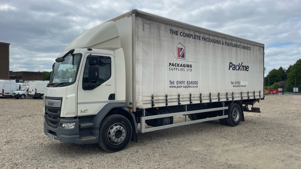 DAF LF 250 EURO 6 18 TONNE - Camión lona: foto 2 DAF LF 250 EURO 6 18 TONNE - Camión lona: foto 2