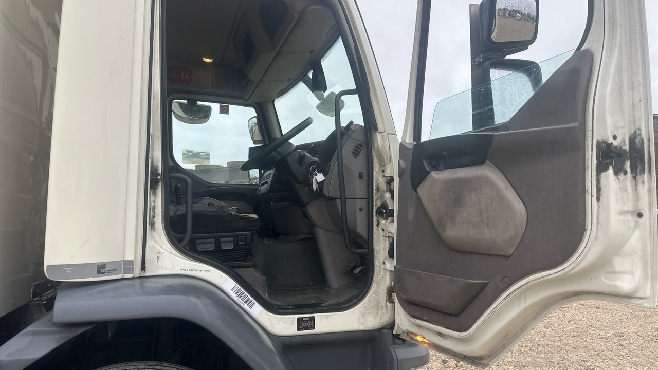 DAF LF 250 - Camión lona: foto 5 DAF LF 250 - Camión lona: foto 5