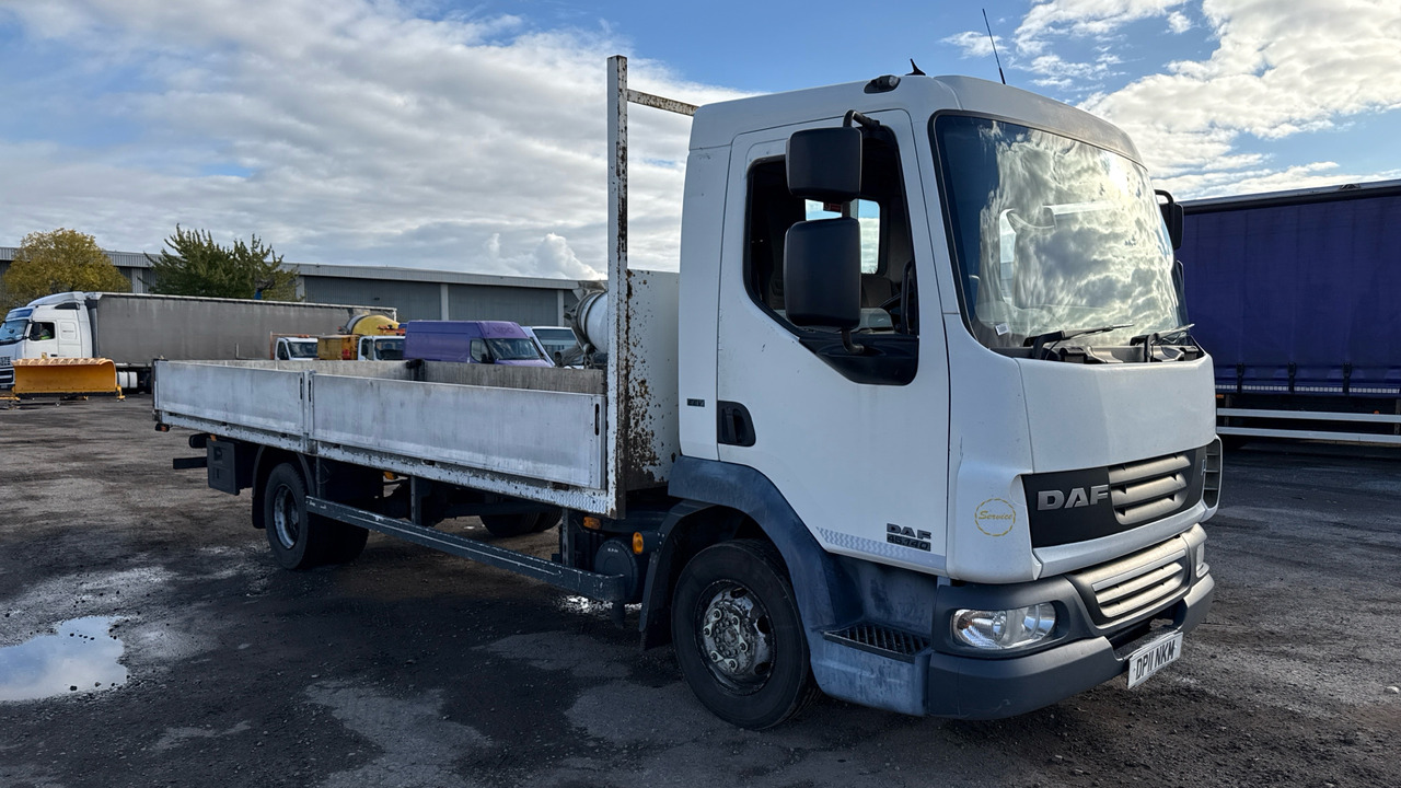 DAF LF 45.140 - Camión caja abierta: foto 1 DAF LF 45.140 - Camión caja abierta: foto 1