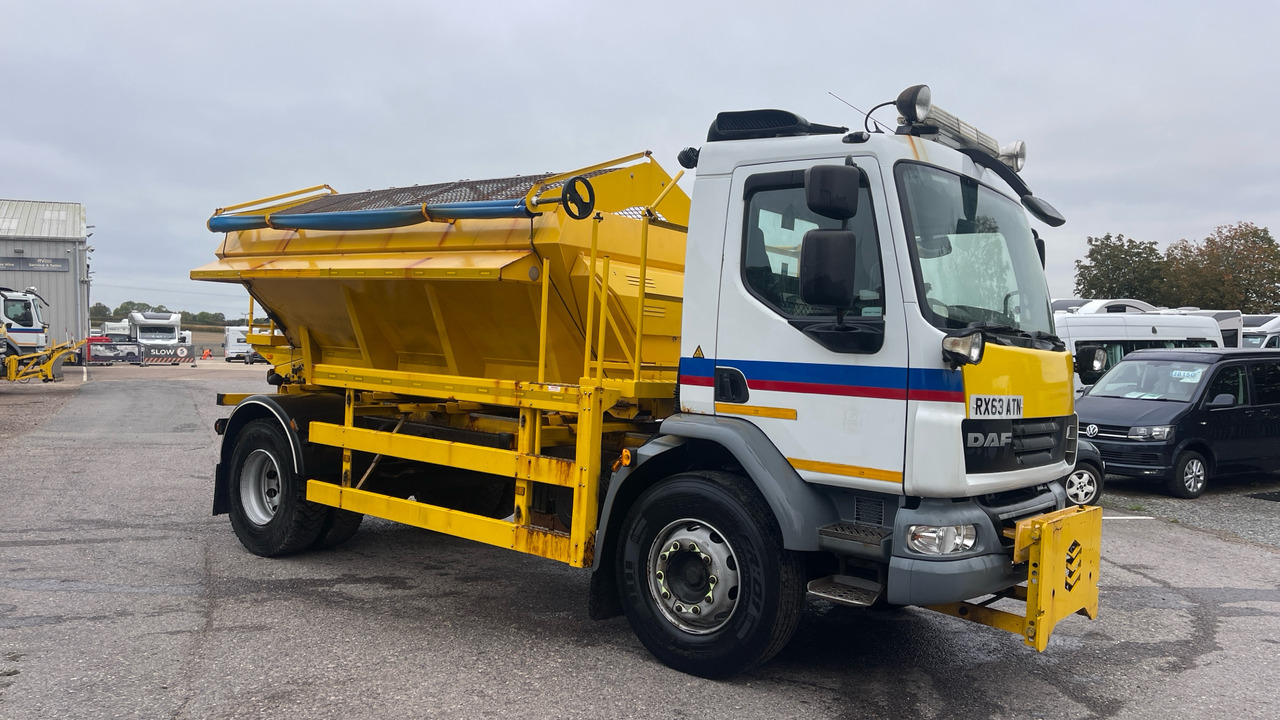 DAF LF 55.220 - Máquina quitanieve: foto 1 DAF LF 55.220 - Máquina quitanieve: foto 1