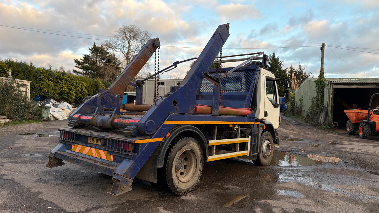 DAF LF 55.250 - Camión portacontenedor de cadenas: foto 4 DAF LF 55.250 - Camión portacontenedor de cadenas: foto 4