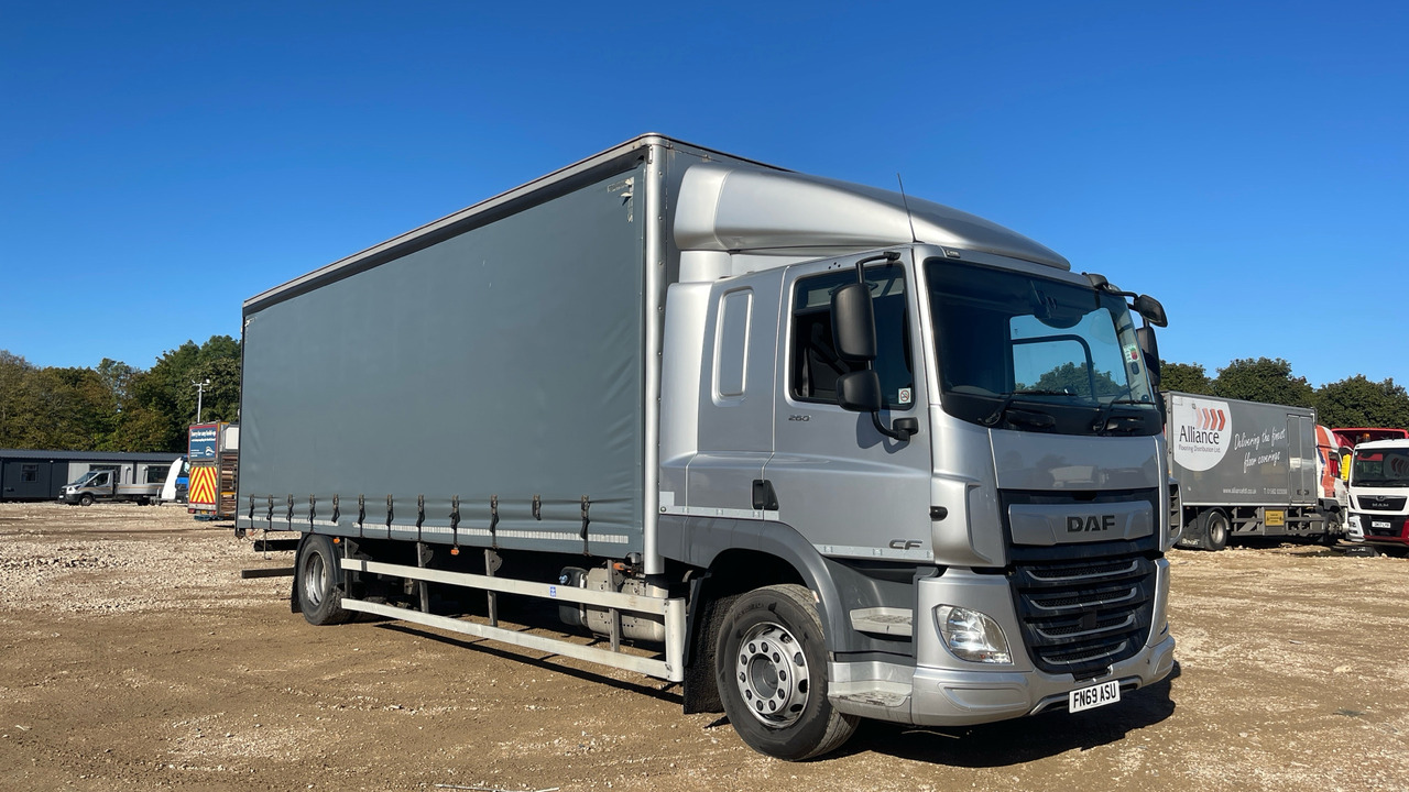 Daf CF 260 - Camión lona: foto 1 Daf CF 260 - Camión lona: foto 1