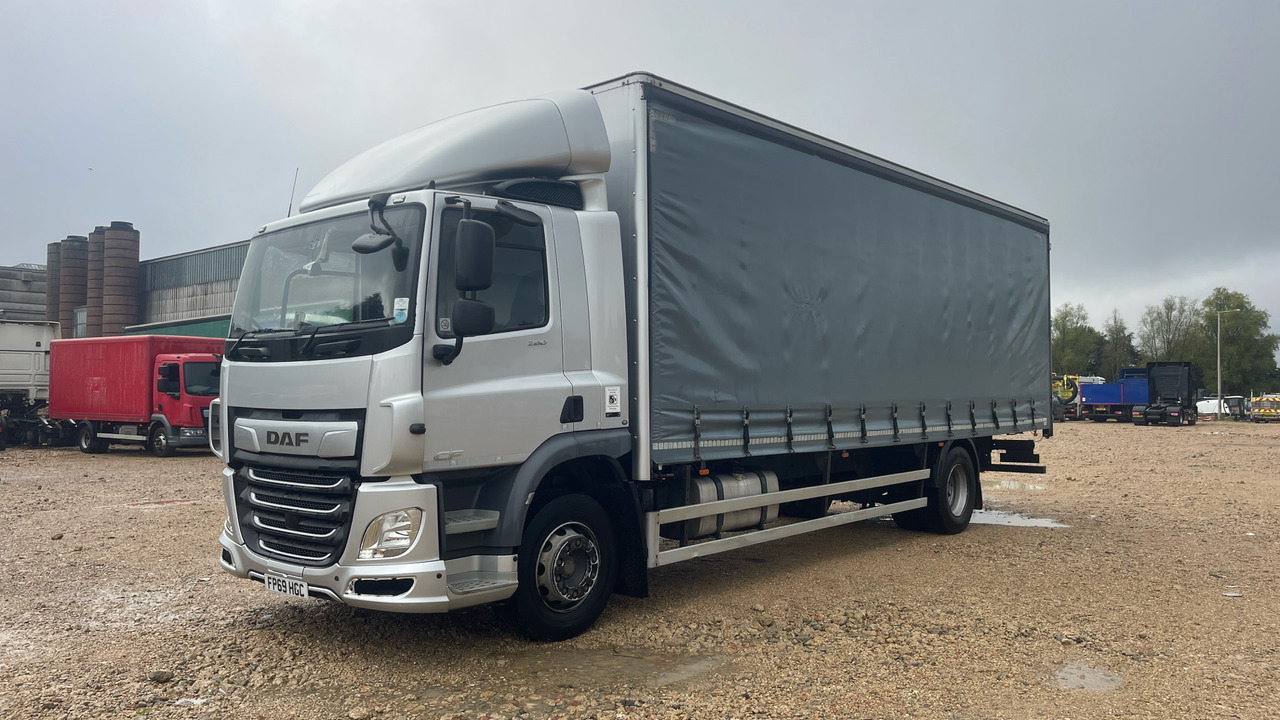 Daf CF 260 - Camión lona: foto 2 Daf CF 260 - Camión lona: foto 2