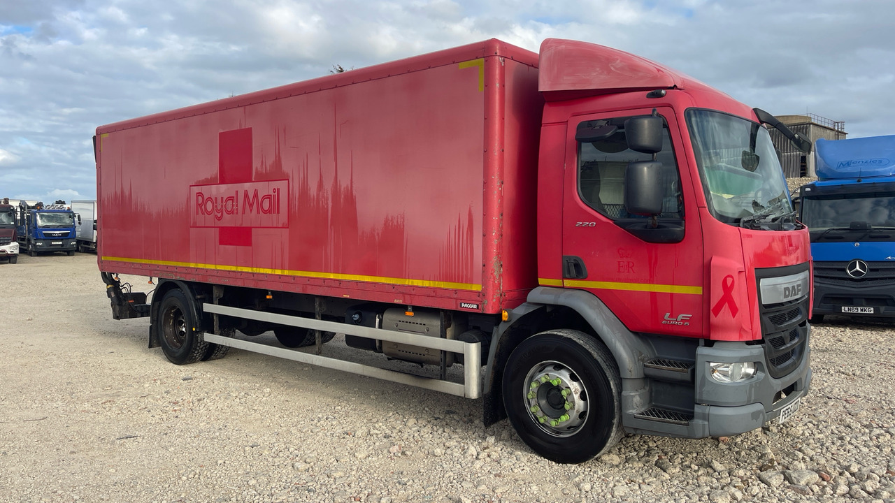 Daf LF 220 - Camión caja cerrada: foto 1 Daf LF 220 - Camión caja cerrada: foto 1