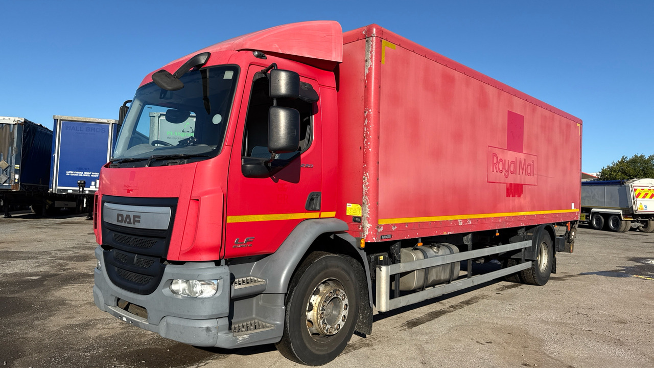 Daf LF 220 - Camión caja cerrada: foto 2 Daf LF 220 - Camión caja cerrada: foto 2