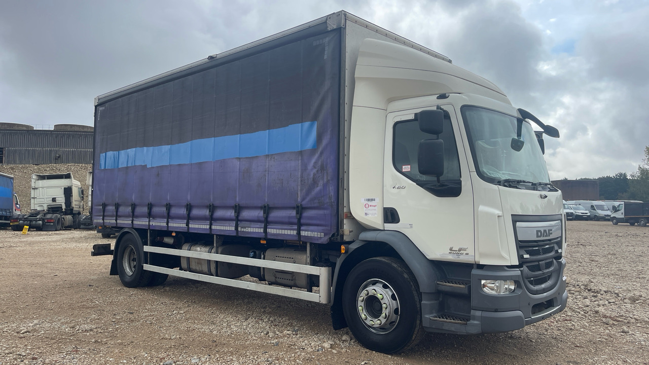 Daf LF 260 - Camión lona: foto 1 Daf LF 260 - Camión lona: foto 1