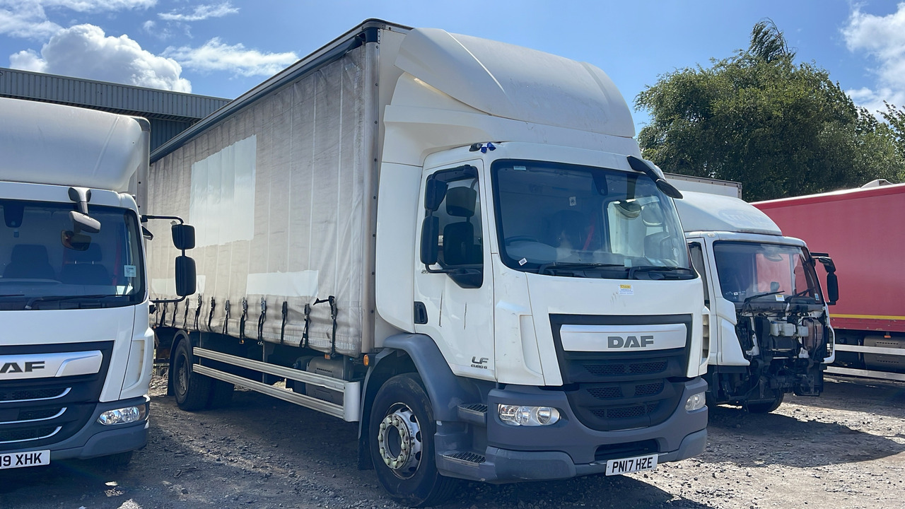 Daf LF 260 - Camión lona: foto 1 Daf LF 260 - Camión lona: foto 1